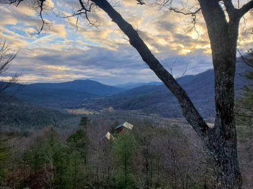 Red Mountain Lodge - Linville Falls