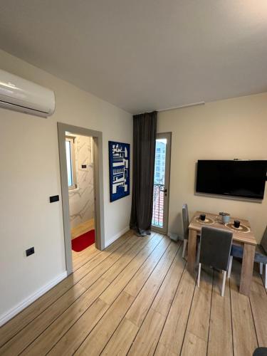 Studio with Terrace image 9