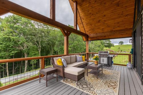 Soaring Hawk Lodge at Eagles Nest in Banner Elk, USA