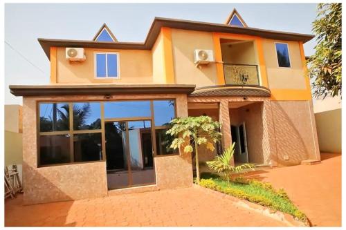 Oasis Lawafossi in Bobo Dioulasso