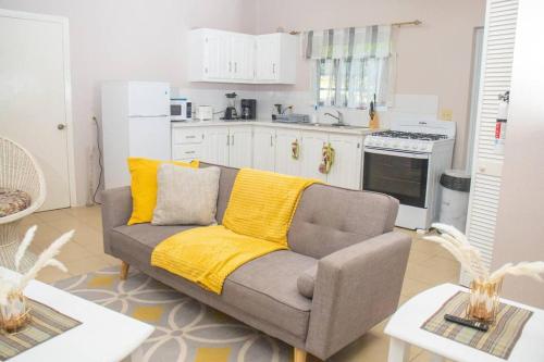 Équipements, Gorgeous 2-Bed Apt Sleeps 3 in St Johns in Potters Village