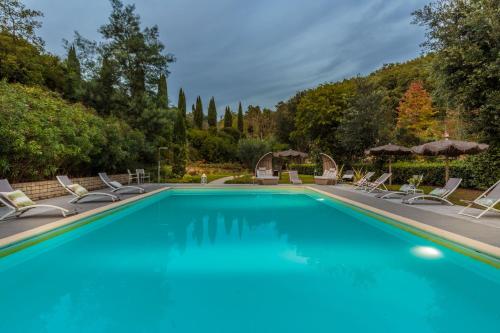 Villa Veranda, a Romantic Farmhouse with Pool