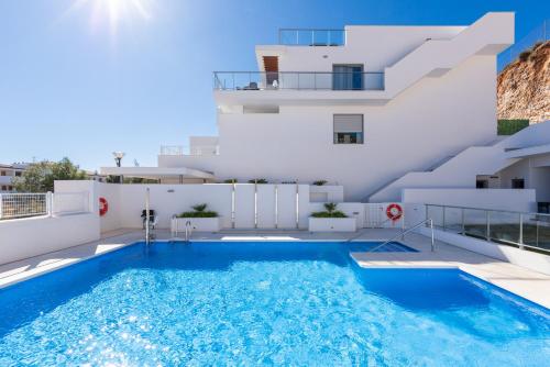 Úszómedence, Blossom - Modern 2 bedroom apartment within walking distance to Benalmadena Pueblo in Rancho Domingo