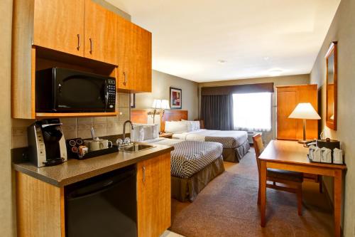 Ramada by Wyndham Ponoka