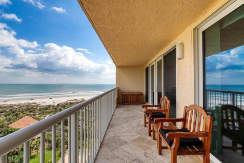 New Smyrna Beachfront Modern Condo in New Smyrna Beach, USA