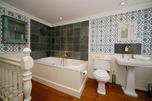 The George Hotel Exterior