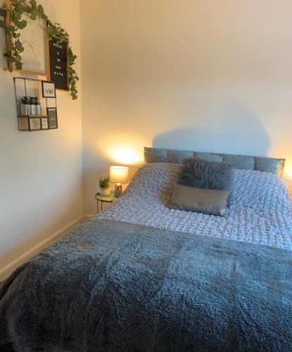 BYRON SQUARE COTTAGE in Hucknall