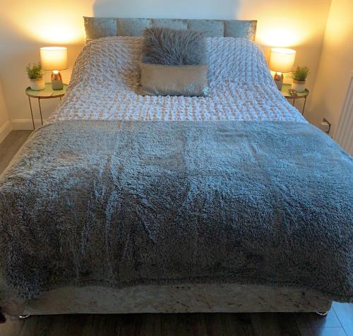 BYRON SQUARE COTTAGE in Hucknall