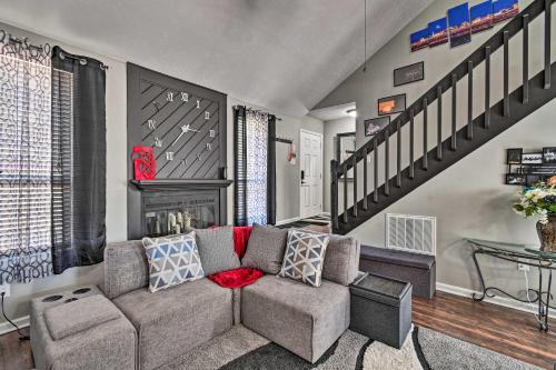 Updated Fayetville Townhome-Away-From-Home with Yard in Fayetteville, USA
