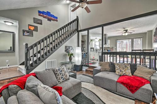 Updated Fayetville Townhome-Away-From-Home with Yard in Fayetteville, USA