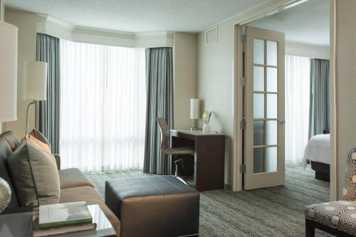Chicago Marriott Suites Downers Grove - image 6