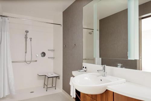 SpringHill Suites by Marriott Beaufort - image 8