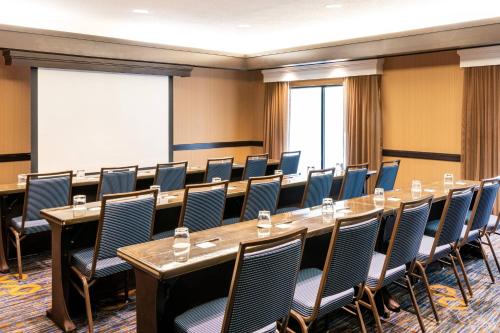 Country Inn & Suites by Radisson Columbus-Edinburgh - 회의실/연회장