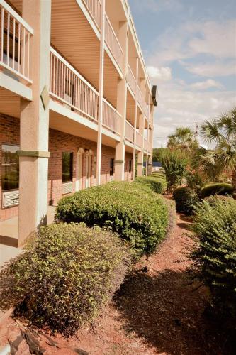 ทัศนียภาพภายนอกโรงแรม, Suburban Studios Columbia - Harbison in โคลัมเบีย (SC)