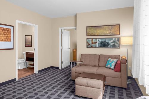 客房, 辛辛那提費爾菲爾德萬豪唐普雷斯套房酒店 (TownePlace Suites by Marriott Cincinnati Fairfield) in 俄亥俄州費爾菲爾德 (OH)