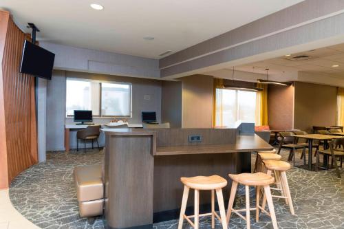 SpringHill Suites Grand Rapids North - image 13
