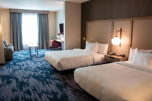 Queen Suite with Sofa Bed - Hearing Accessible