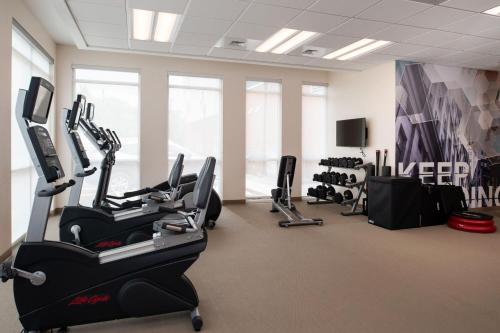 SpringHill Suites by Marriott Greensboro Airport - image 11