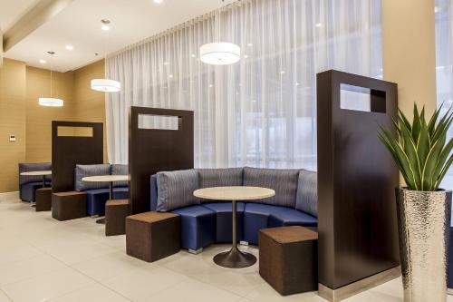 Courtyard by Marriott Montreal West Island/Baie D’Urfe