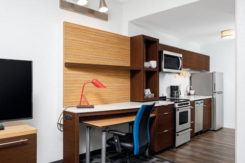 TownePlace Suites by Marriott Ironton - image 11