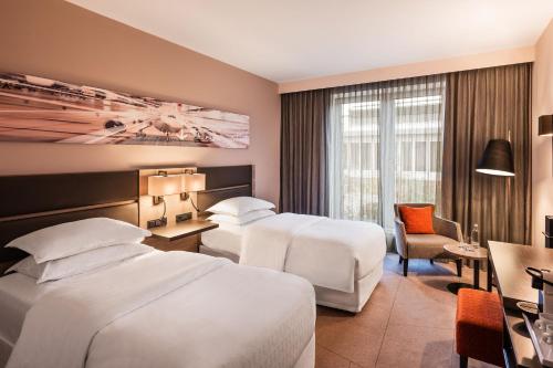 Sheraton Duesseldorf Airport Hotel - image 4