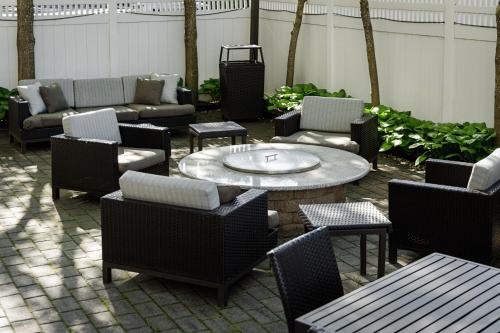 Courtyard by Marriott Long Island MacArthur Airport