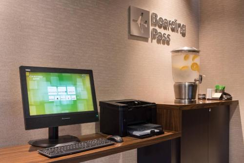 Courtyard by Marriott Richmond Berkeley