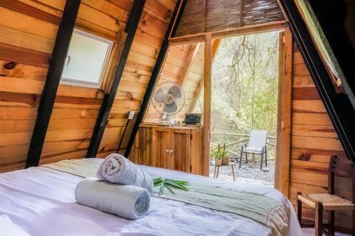 HostPal Glamping Sostenible Cabaña El Santuario