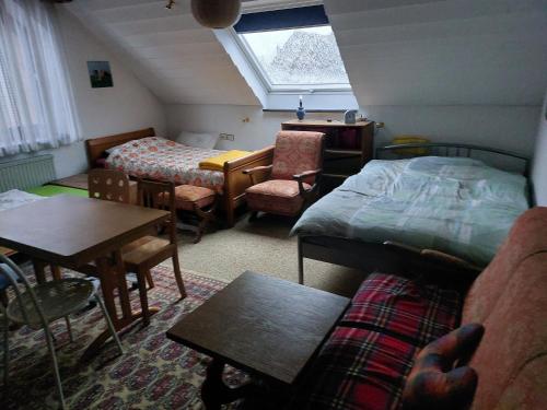 1 double bed, 3 twin beds