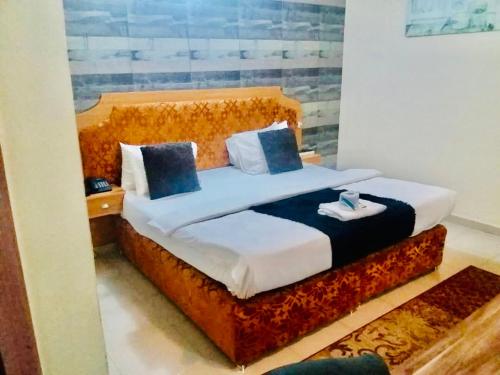 Ne-yo hotel & rv lodges