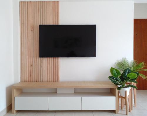 One-Bedroom Apartment image 5
