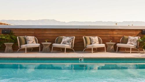 437420771 Kimpton Hotel Palomar Phoenix Cityscape by IHG