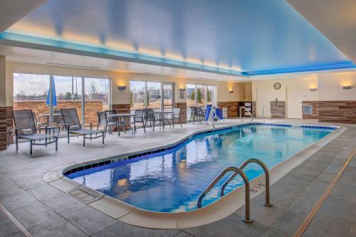 Fairfield Inn & Suites by Marriott St. Louis Westport - image 12