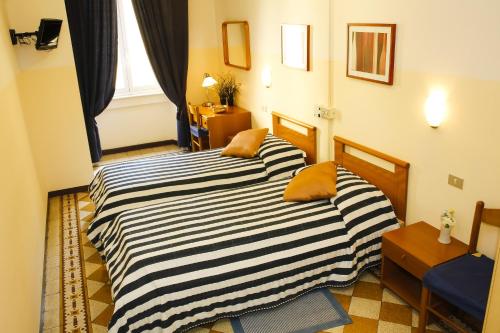 Double or Twin Room with Shared Bathroom image 5