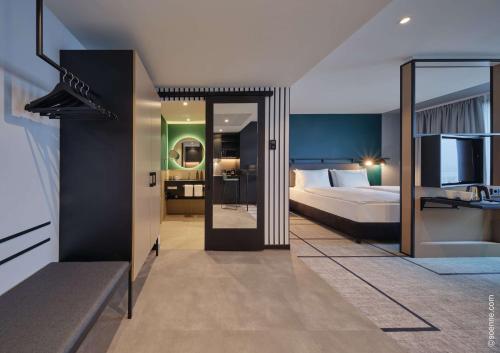room detail thumbnail 0