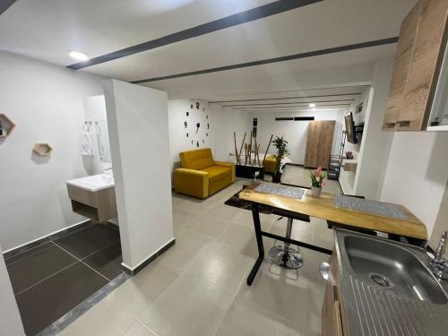 One-Bedroom Apartment image 10
