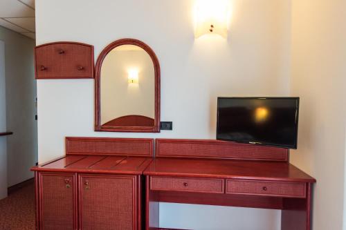 2 twin beds