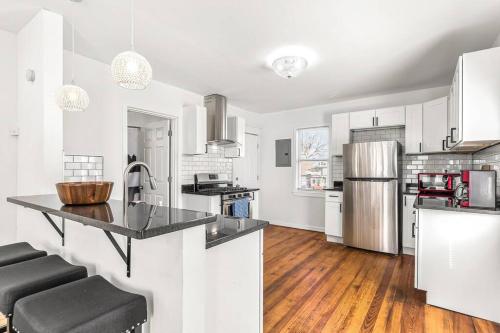 Modern 2 Bedroom Apartment Free Parking in Detroit, USA