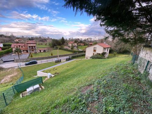 La Casa de Hierba - Casa de campo de diseño con jardín y wifi cerca de las playas de Llanes