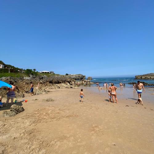 La Casa de Hierba - Casa de campo de diseño con jardín y wifi cerca de las playas de Llanes