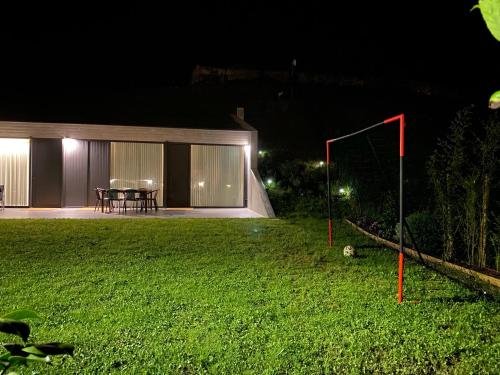 La Casa de Hierba - Casa de campo de diseño con jardín y wifi cerca de las playas de Llanes