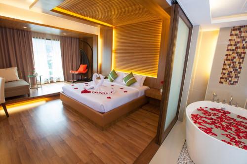 room detail thumbnail 0