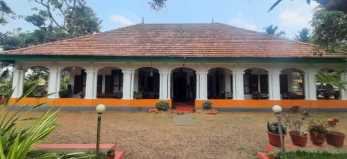 Kallupurackal Heritage Island Home By Lexstays