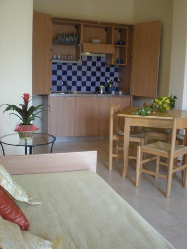 One-Bedroom Apartment with Terrace (3 Adults)