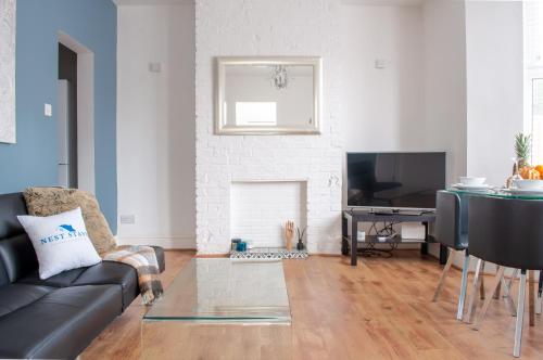 Bedford Rd Apartment Ideal for Hospital & Town Centre