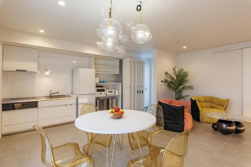 Crystal Villa Bayside — Main Photo