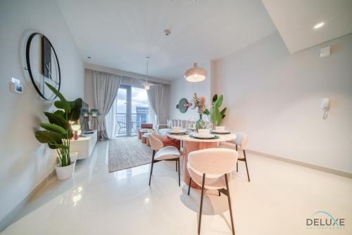 Elegant 1BR at Harbour Views Tower 1 by Deluxe Holiday Homes, Дубай (фото 2)