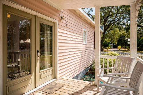 Candy Store House by Oak Island Accommodations in Southport (Észak-Karolina)
