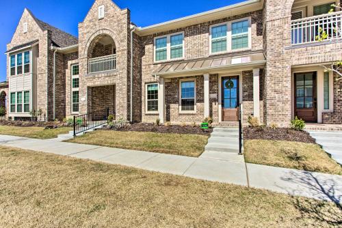 Family Townhome about 7 Mi to Lewisville Lake! in Frisco, USA