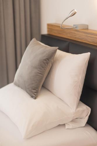 Boardinghouse HOME - adults only - - Tap to explore photos
